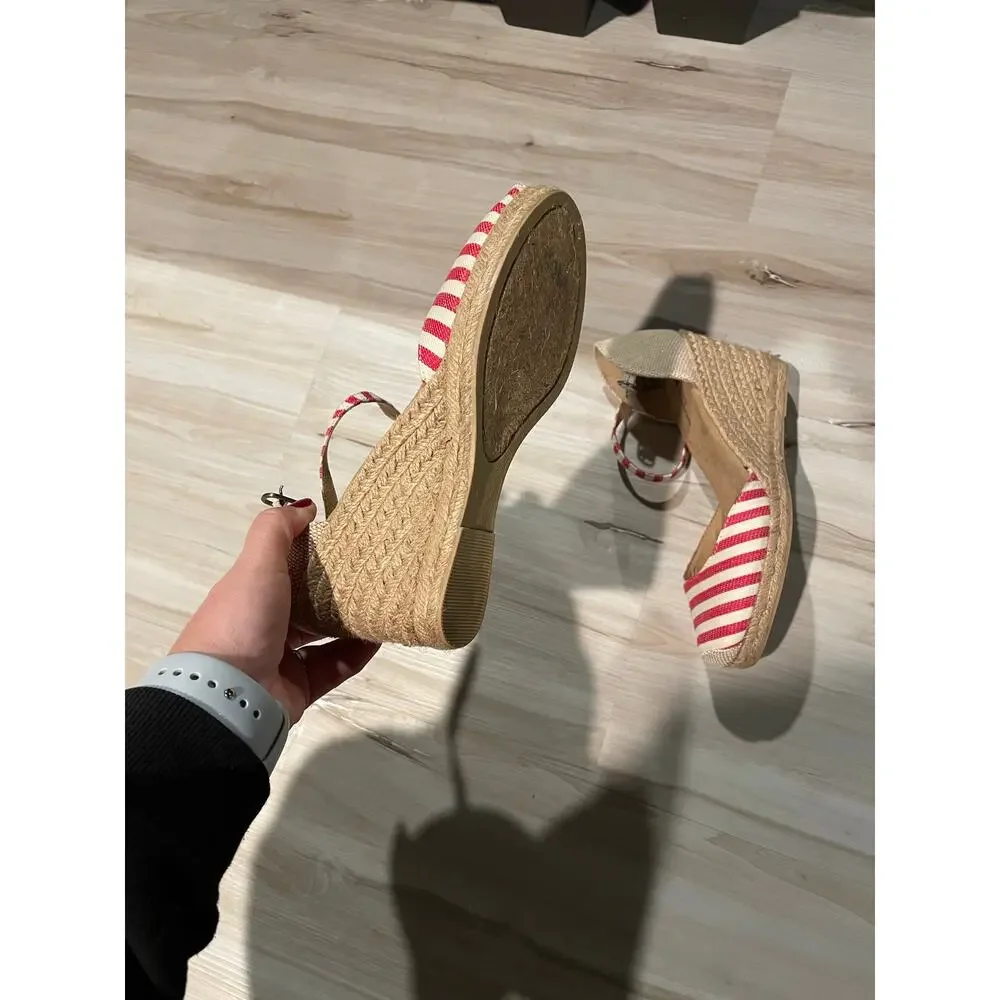 White Mountain red and white espadrilles ankle straps sandals size 8